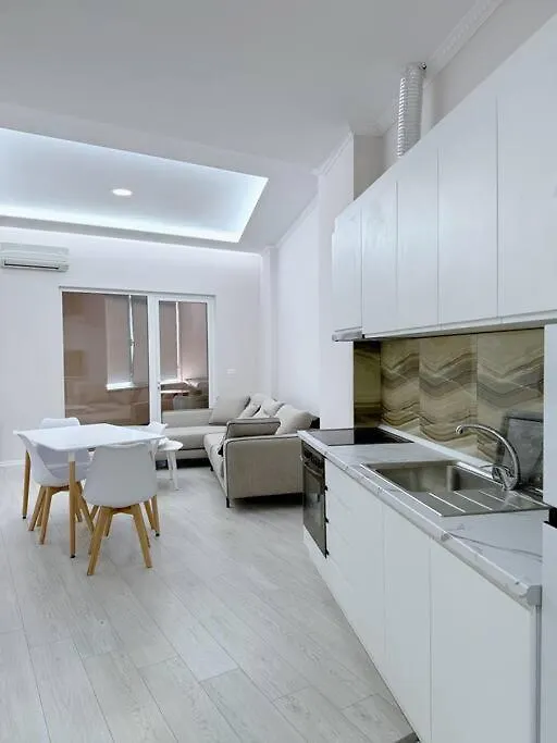 Aem 2 Bedroom Apartment Apt #3 골렘 알바니아