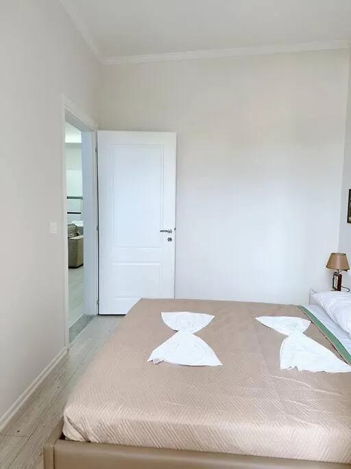 Aem 2 Bedroom Apartment Apt #3 Golem