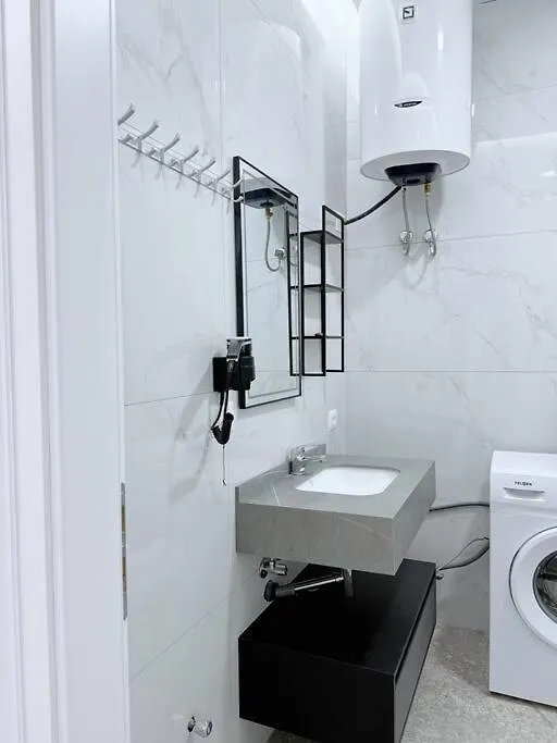 Aem 2 Bedroom Apartment Apt #3 골렘