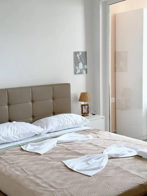 Aem 2 Bedroom Apartment Apt #3 골렘 0*,  알바니아